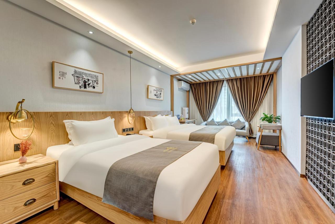 Happy Dragon City Culture Hotel -In The City Center With Ticket Service&Food Recommendation,Near Tian'Anmen Forbidden City,Wangfujing Walking Street,Easy To Get Any Tour Sights In Пекин Екстериор снимка